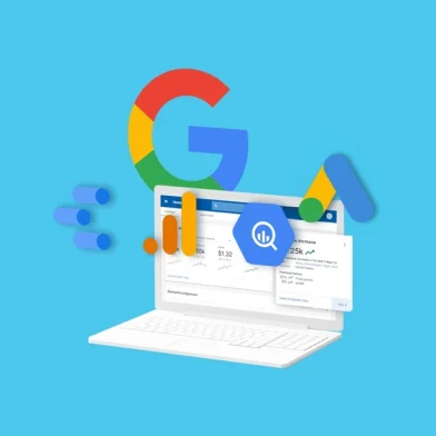 מחשב נייד עם גרפים סטטיסטיים ולוגואים של Google Ads, Google Analytics ו-BigQuery, הממחישים את המושג פרסום בגוגל לעסקים.